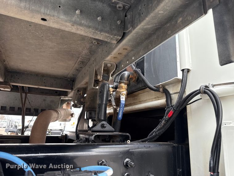 image for item EG1832 2012 Freightliner Business Class M2 crane truck