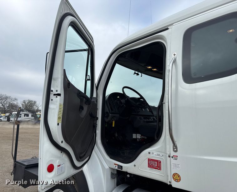 image for item EG1832 2012 Freightliner Business Class M2 crane truck