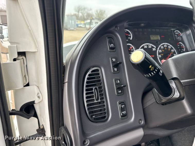 image for item EG1832 2012 Freightliner Business Class M2 crane truck