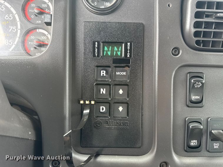 image for item EG1832 2012 Freightliner Business Class M2 crane truck