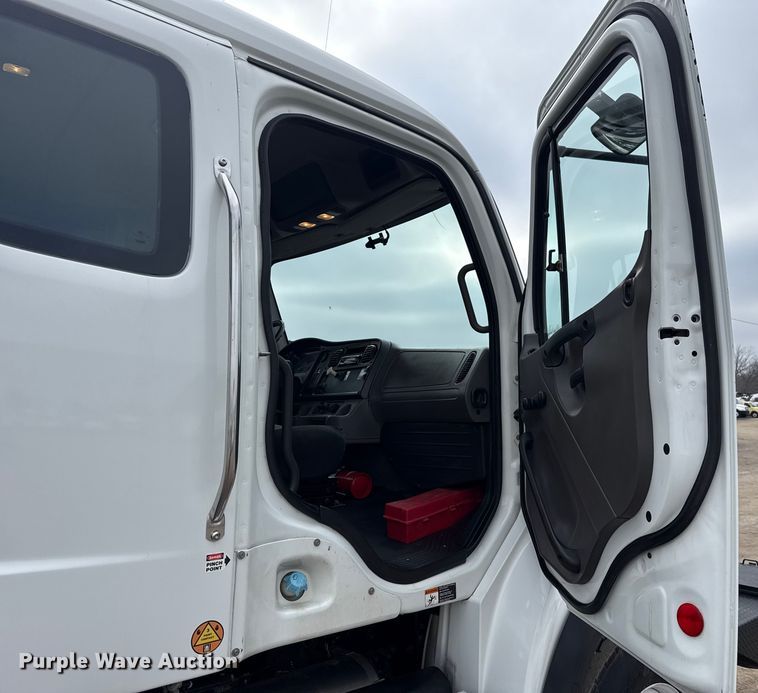 image for item EG1832 2012 Freightliner Business Class M2 crane truck