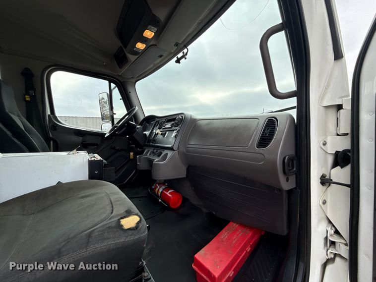 image for item EG1832 2012 Freightliner Business Class M2 crane truck