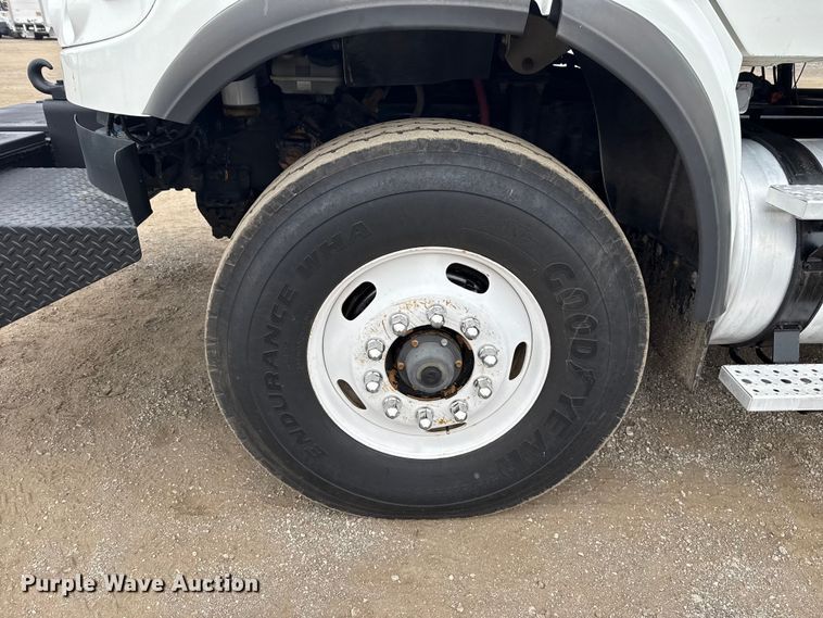 image for item EG1832 2012 Freightliner Business Class M2 crane truck