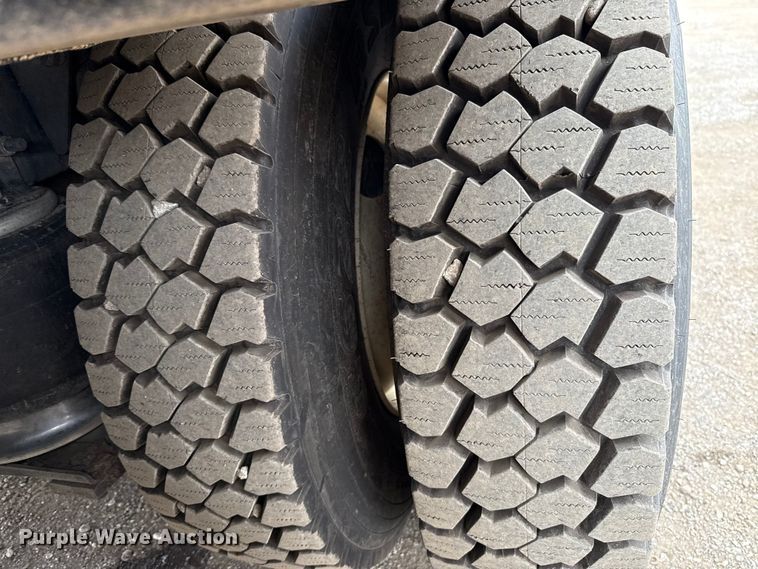 image for item EG1832 2012 Freightliner Business Class M2 crane truck