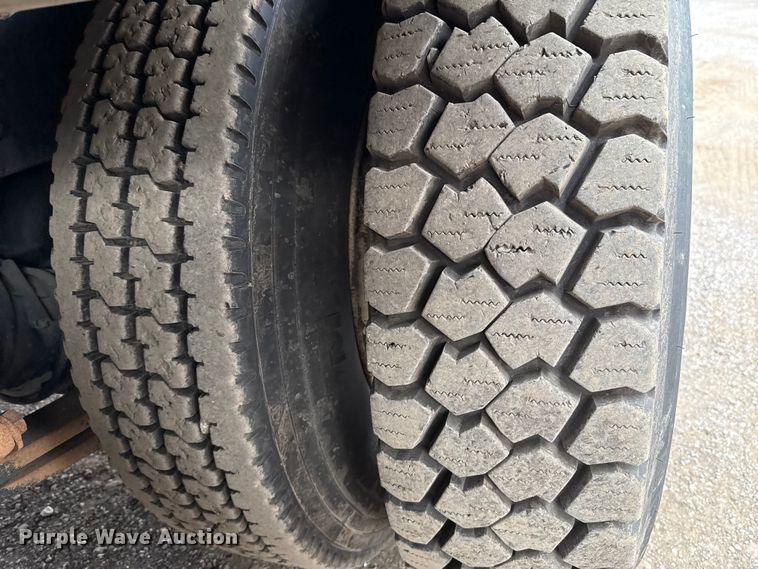 image for item EG1832 2012 Freightliner Business Class M2 crane truck