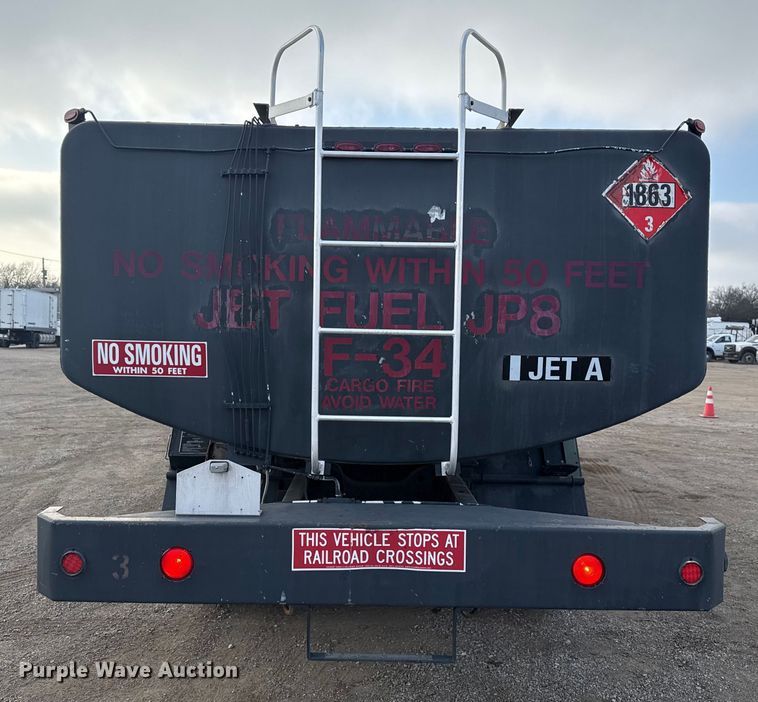 image for item EG1834 1983 Mack DM492S fuel / lube truck