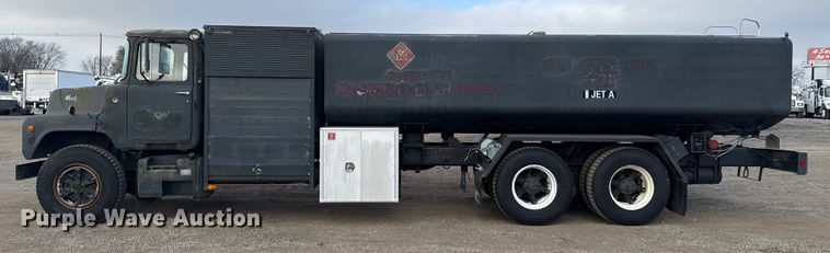 image for item EG1834 1983 Mack DM492S fuel / lube truck