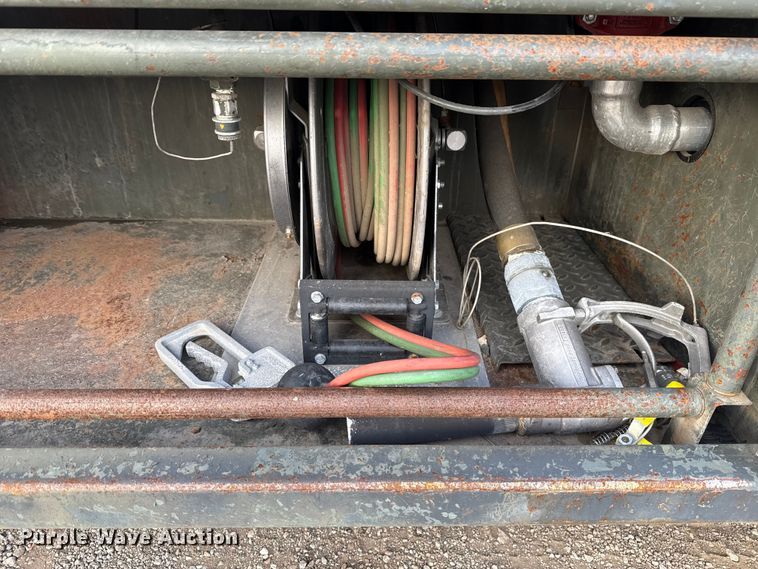 image for item EG1834 1983 Mack DM492S fuel / lube truck