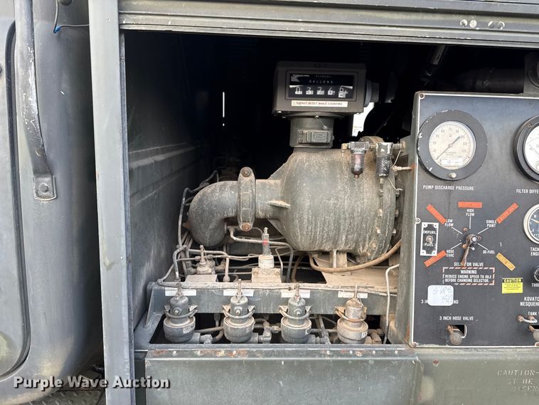 image for item EG1834 1983 Mack DM492S fuel / lube truck