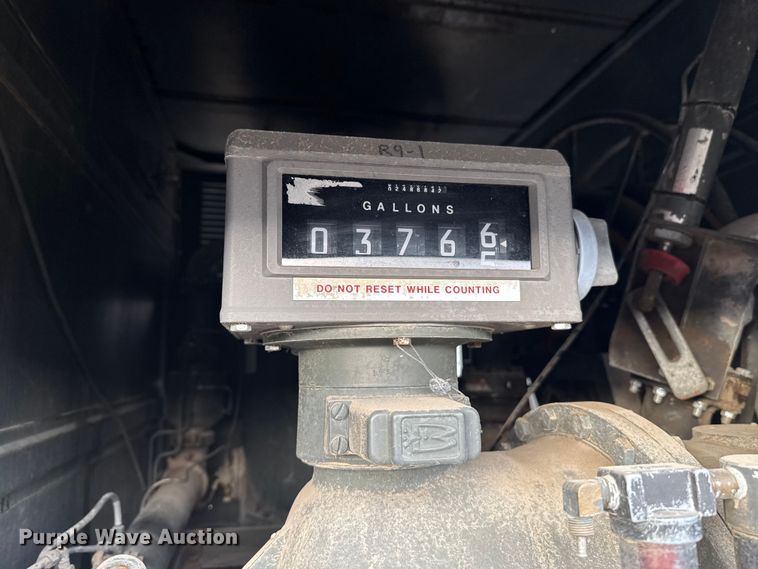 image for item EG1834 1983 Mack DM492S fuel / lube truck