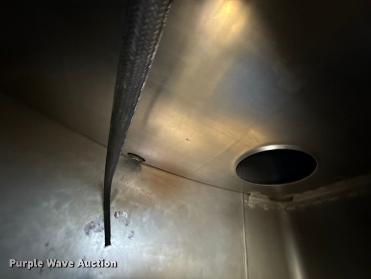 image for item EG1834 1983 Mack DM492S fuel / lube truck