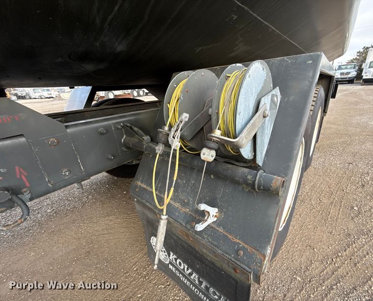 image for item EG1834 1983 Mack DM492S fuel / lube truck