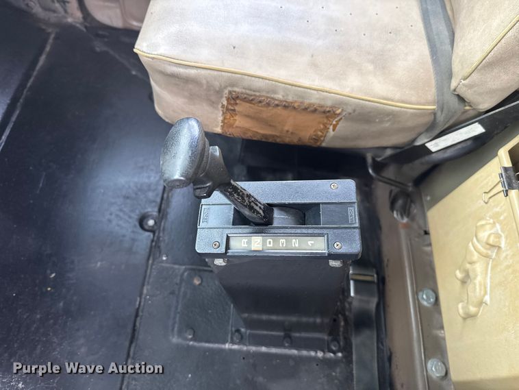 image for item EG1834 1983 Mack DM492S fuel / lube truck