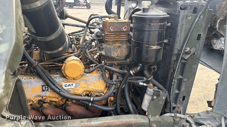 image for item EG1834 1983 Mack DM492S fuel / lube truck