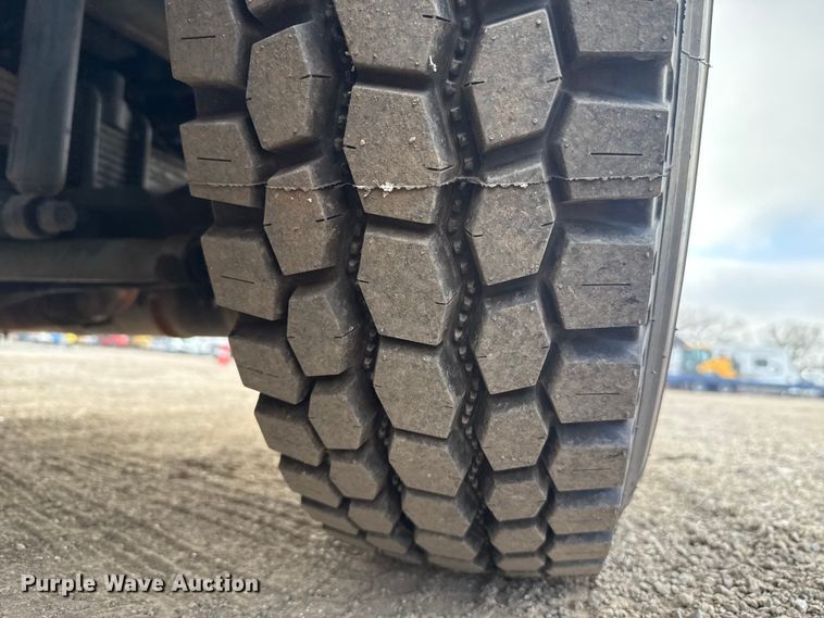 image for item EG1834 1983 Mack DM492S fuel / lube truck