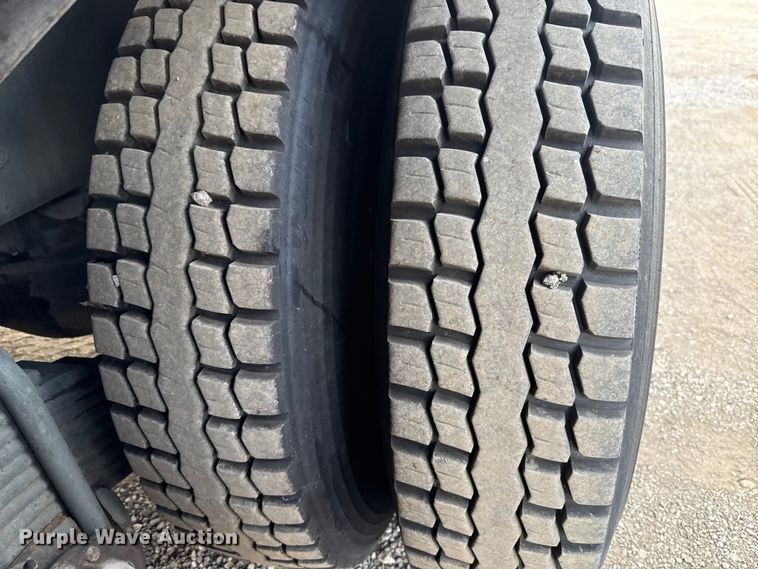 image for item EG1834 1983 Mack DM492S fuel / lube truck