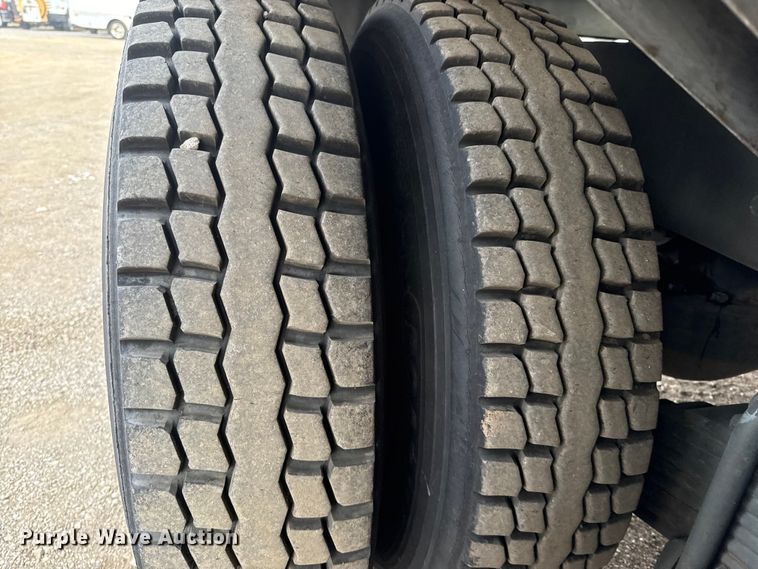 image for item EG1834 1983 Mack DM492S fuel / lube truck