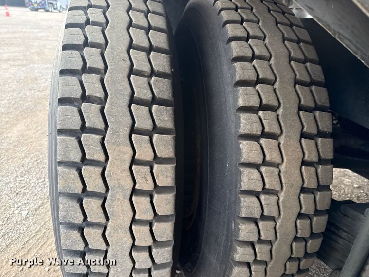 image for item EG1834 1983 Mack DM492S fuel / lube truck