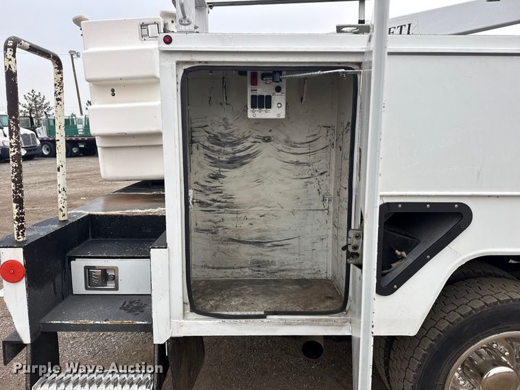 image for item EG1837 2012 Dodge Ram 4500HD bucket truck