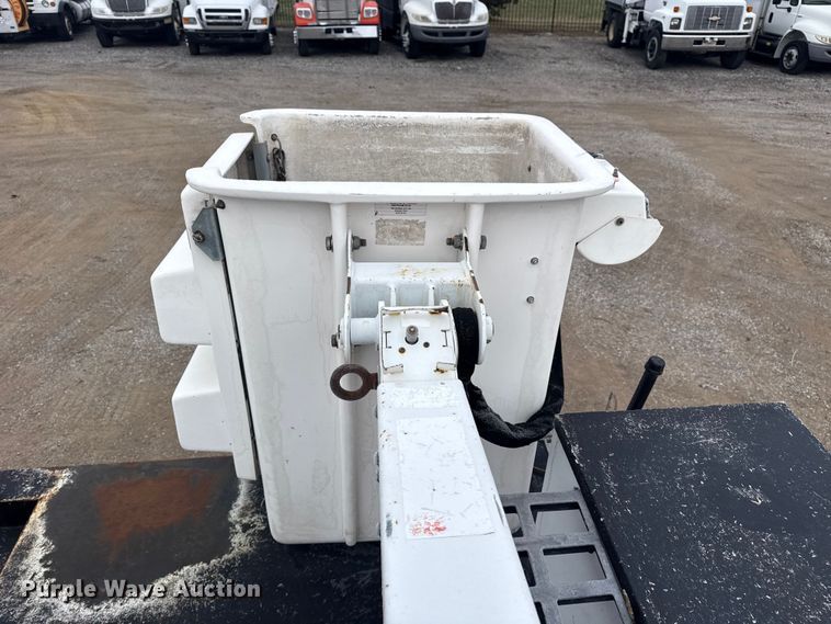 image for item EG1837 2012 Dodge Ram 4500HD bucket truck