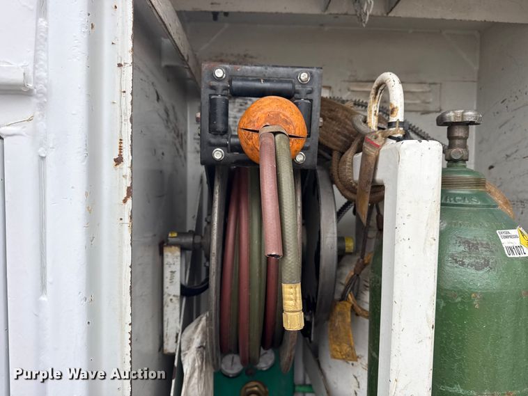 image for item EG1842 2010 International 7500 crane truck