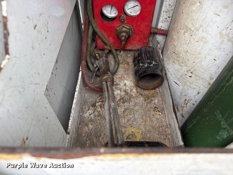 image for item EG1842 2010 International 7500 crane truck