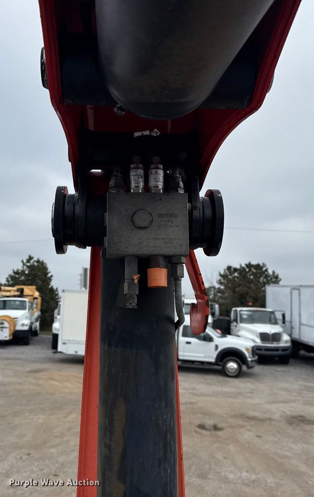 image for item EG1842 2010 International 7500 crane truck