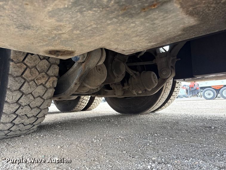 image for item EG1842 2010 International 7500 crane truck