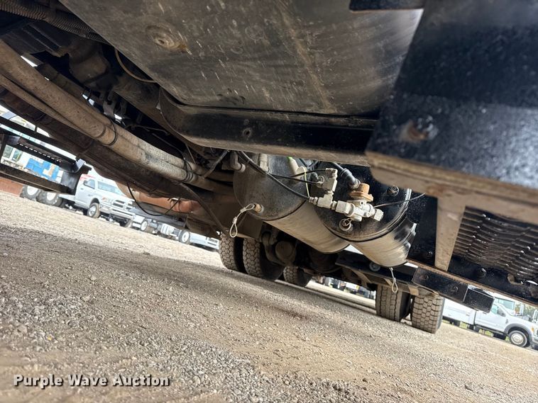 image for item EG1842 2010 International 7500 crane truck