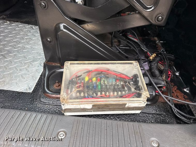 image for item EG1842 2010 International 7500 crane truck