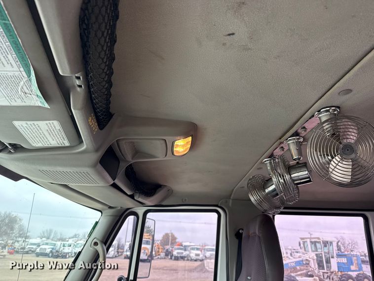 image for item EG1842 2010 International 7500 crane truck