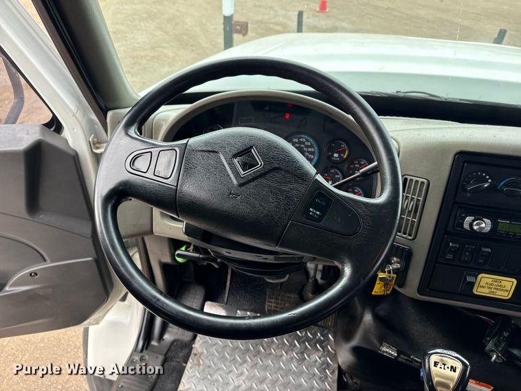 image for item EG1842 2010 International 7500 crane truck