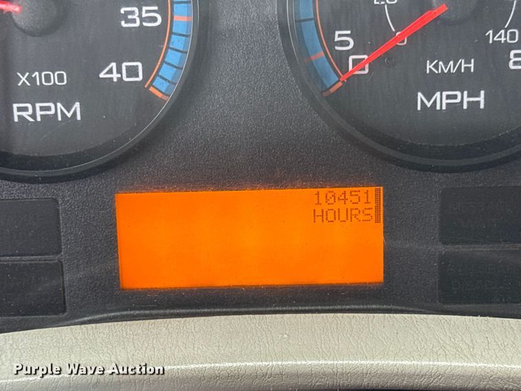 image for item EG1842 2010 International 7500 crane truck