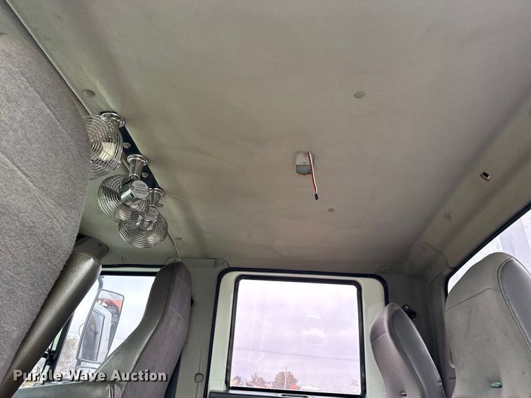 image for item EG1842 2010 International 7500 crane truck