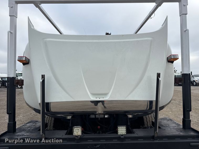 image for item EG1842 2010 International 7500 crane truck