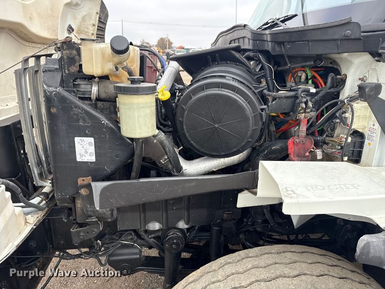 image for item EG1842 2010 International 7500 crane truck