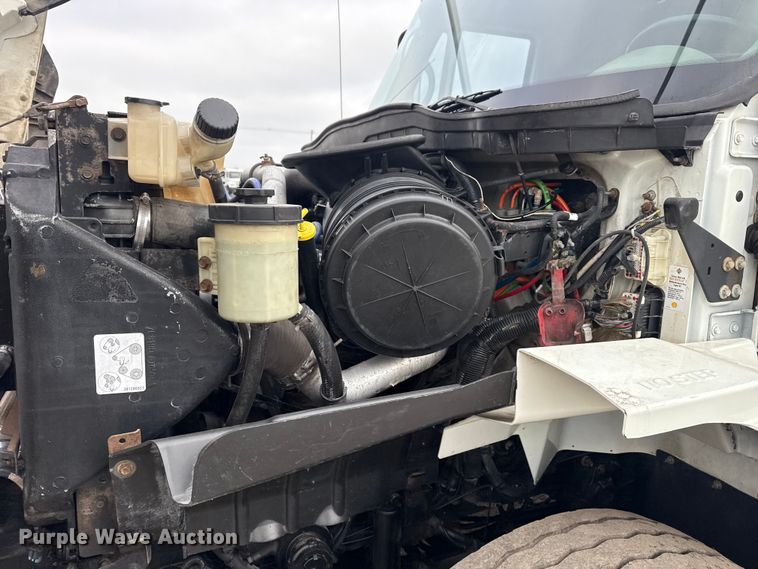 image for item EG1842 2010 International 7500 crane truck