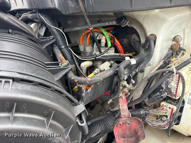 image for item EG1842 2010 International 7500 crane truck