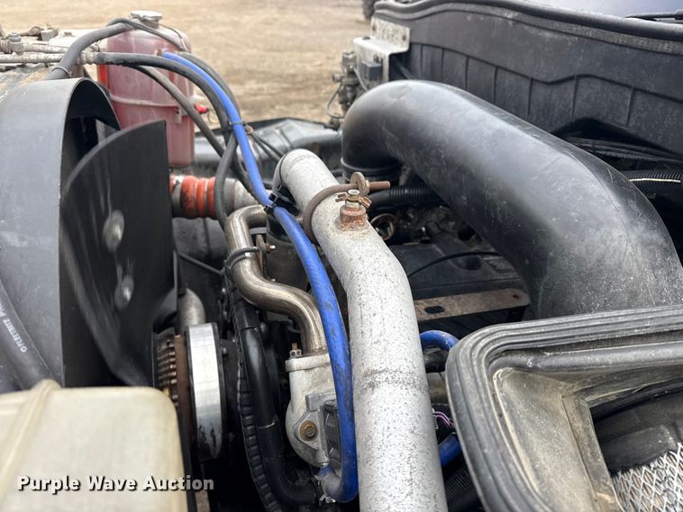 image for item EG1842 2010 International 7500 crane truck