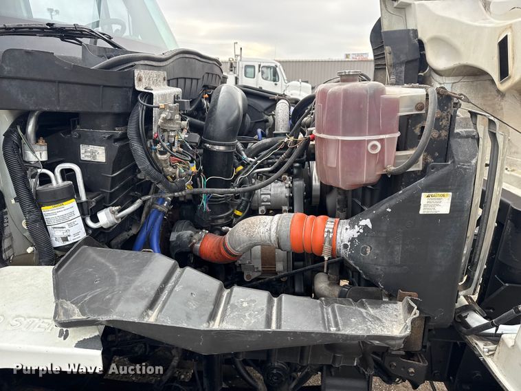 image for item EG1842 2010 International 7500 crane truck