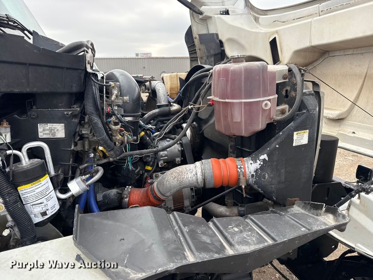 image for item EG1842 2010 International 7500 crane truck