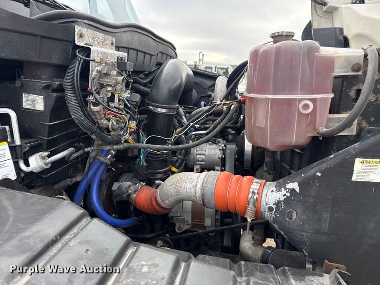 image for item EG1842 2010 International 7500 crane truck