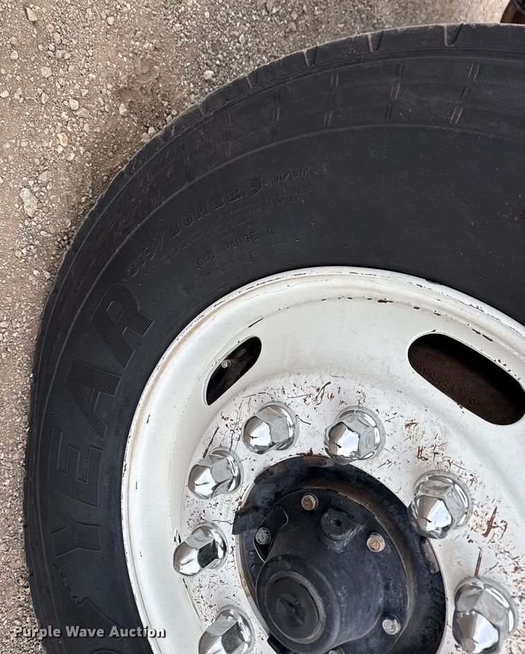 image for item EG1842 2010 International 7500 crane truck