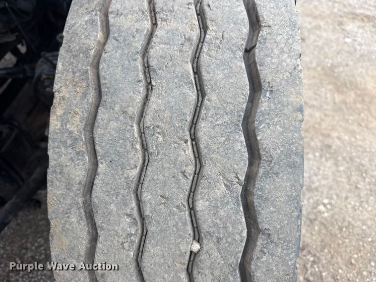 image for item EG1842 2010 International 7500 crane truck