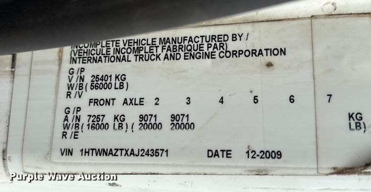 image for item EG1842 2010 International 7500 crane truck