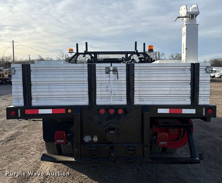 image for item EG1861 2018 Ford F550 Super Duty XL flatbed truck