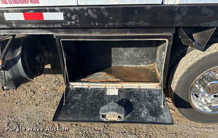 image for item EG1861 2018 Ford F550 Super Duty XL flatbed truck