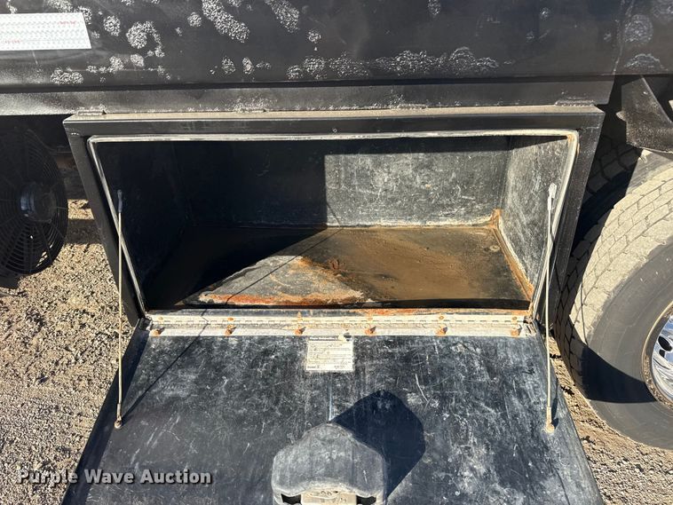 image for item EG1861 2018 Ford F550 Super Duty XL flatbed truck