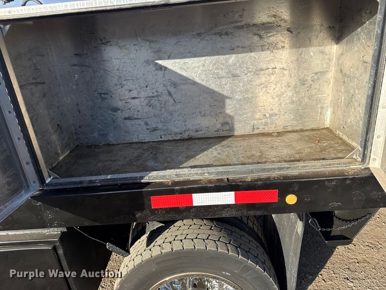 image for item EG1861 2018 Ford F550 Super Duty XL flatbed truck