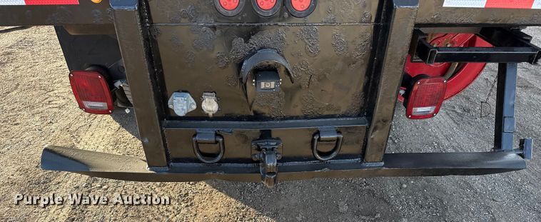 image for item EG1861 2018 Ford F550 Super Duty XL flatbed truck